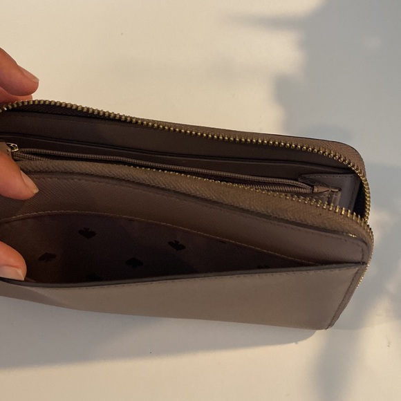 Kate Spade Wallet - Picture 9 of 9